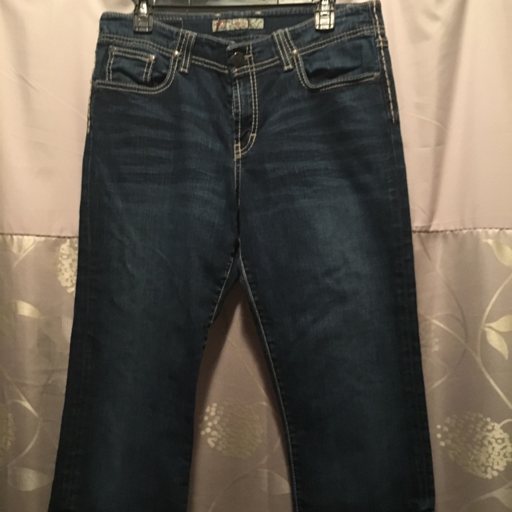 BKE Size 31 Britni  women’s capri’s